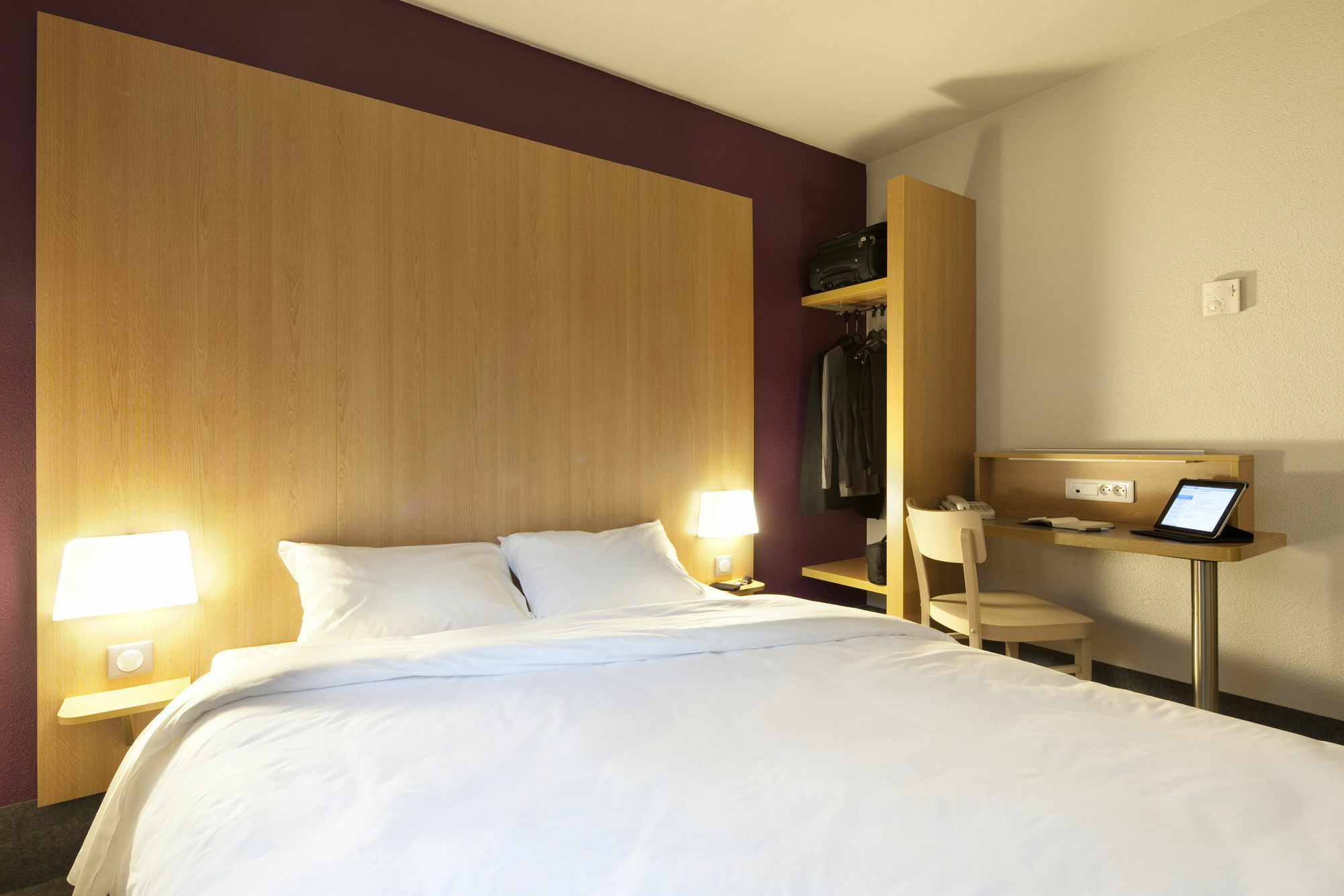 Hotel Inn Design Montluçon Exterior foto